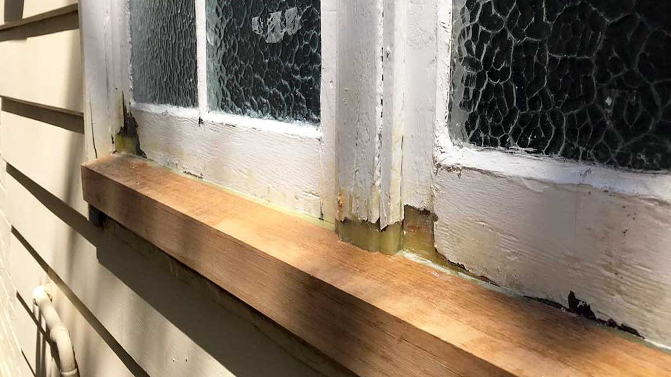 Wood Window Repair: Signs It’s Time to Repair Your Windows